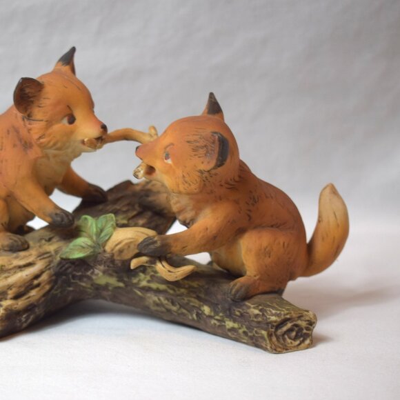 1981 Home Interiors Homco 2 Fox Cubs Playing on Log - Picture 3 of 7